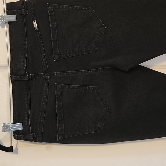 **Donated** Skinny jeans - Picture 7 of 8